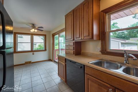250 E Main St, Cary, IL 60013 photo 7