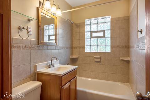 250 E Main St, Cary, IL 60013 photo 12