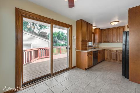250 E Main St, Cary, IL 60013 photo 4