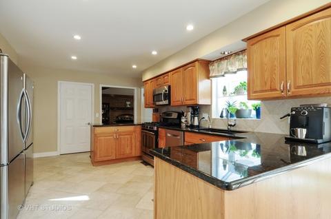 2155 Westwind Ct, Naperville, IL 60565 photo 4
