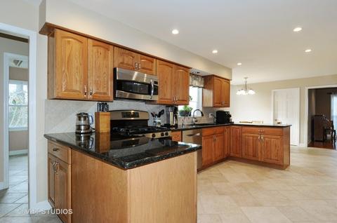 2155 Westwind Ct, Naperville, IL 60565 photo 3