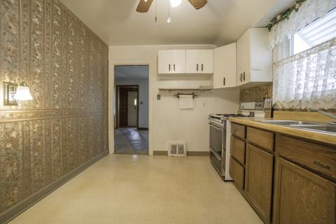 17956 Henry St, Lansing, IL 60438 photo 6