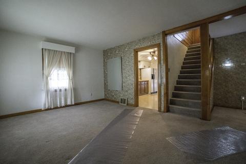 17956 Henry St, Lansing, IL 60438 photo 5