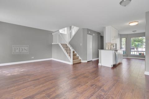 1810 77th St, Naperville, IL 60565 photo 2