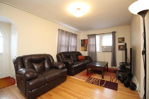 655 Lavoie Ave, Elgin, IL 60120 photo 5