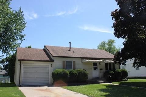 211 Cedar St, Morrison, IL 61270 photo 1