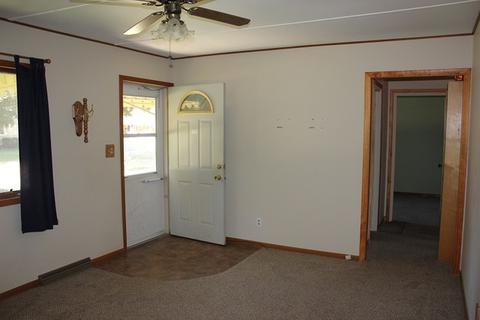 211 Cedar St, Morrison, IL 61270 photo 2
