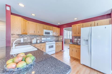3520 W Rosecroft Ln, Naperville, IL 60564 photo 11