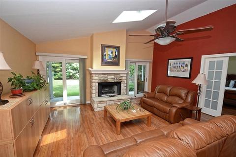 449 Douglas Rd, Batavia, IL 60510 photo 4