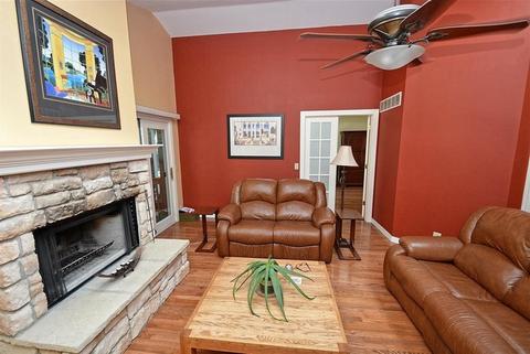 449 Douglas Rd, Batavia, IL 60510 photo 5