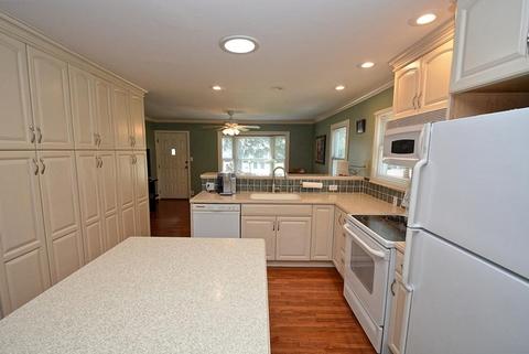 449 Douglas Rd, Batavia, IL 60510 photo 10