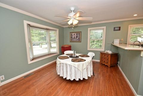 449 Douglas Rd, Batavia, IL 60510 photo 6