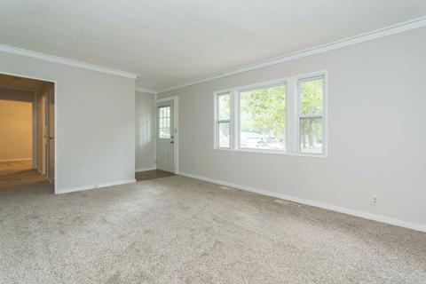1108 Cambridge Dr, Champaign, IL 61821 photo 4
