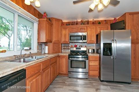 131 E Mcclellan St, Bartlett, IL 60103 photo 4