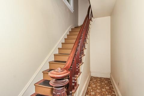 517 E Chicago St, Elgin, IL 60120 photo 4