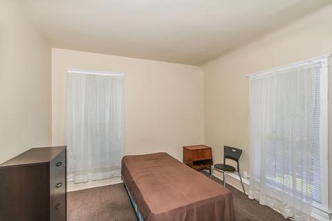 517 E Chicago St, Elgin, IL 60120 photo 9