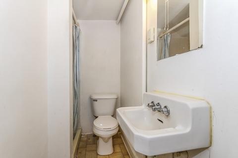 517 E Chicago St, Elgin, IL 60120 photo 8