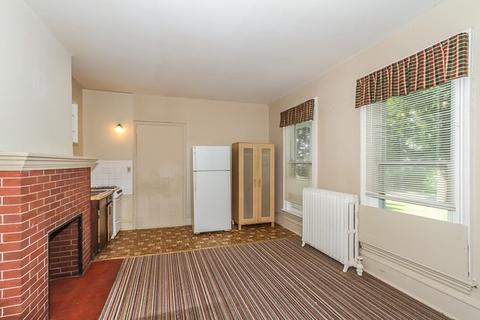 517 E Chicago St, Elgin, IL 60120 photo 6