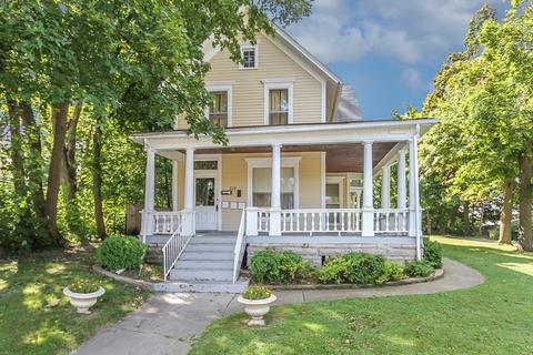 517 E Chicago St, Elgin, IL 60120 photo 2