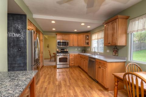 500 Fall Cir, Roselle, IL 60172 photo 14