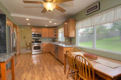 500 Fall Cir, Roselle, IL 60172 photo 10