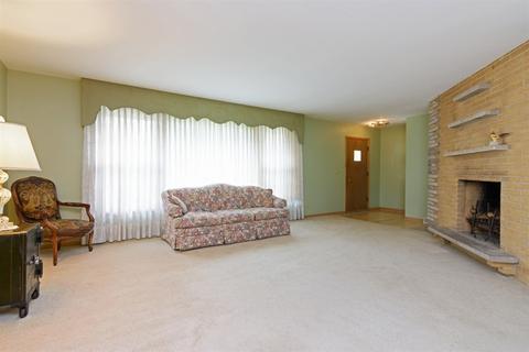 168 E Center Ave, Wheeling, IL 60090 photo 2