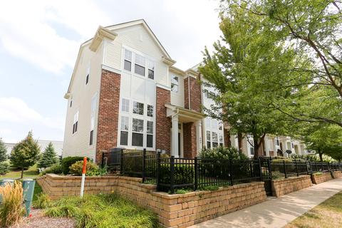 443 Plaza Pl, Aurora, IL 60504 photo 1