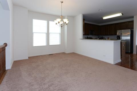443 Plaza Pl, Aurora, IL 60504 photo 3