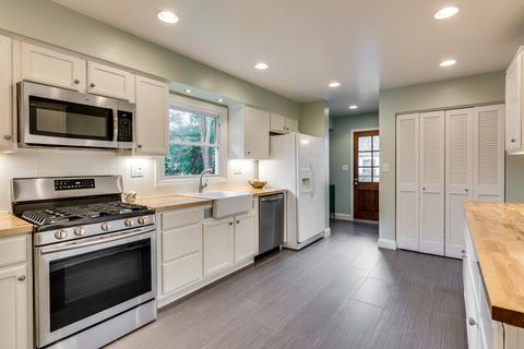 408 E 11th Ave, Naperville, IL 60563 photo 10