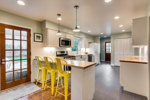 408 E 11th Ave, Naperville, IL 60563 photo 9