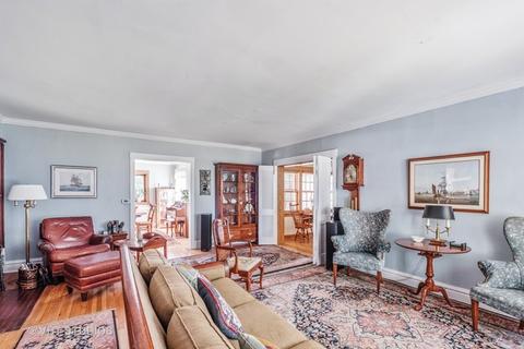 430 9th St, Wilmette, IL 60091 photo 2
