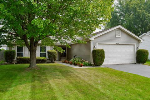 620 Red Coach Ln, Algonquin, IL 60102 photo 1