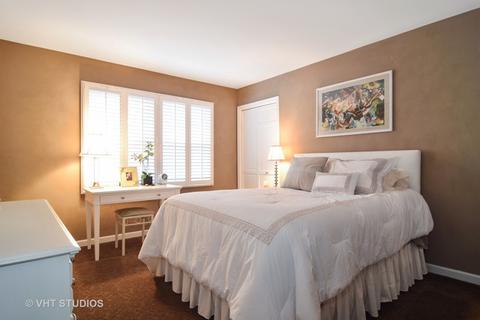 645 Maplewood Dr, Wheaton, IL 60189 photo 13