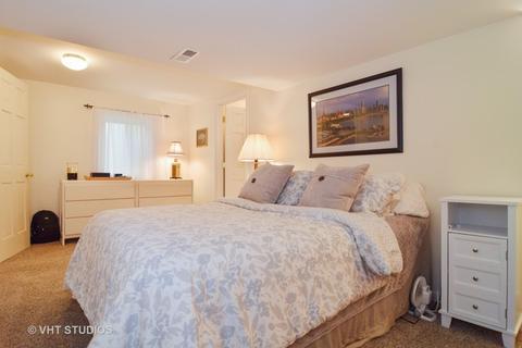 645 Maplewood Dr, Wheaton, IL 60189 photo 20