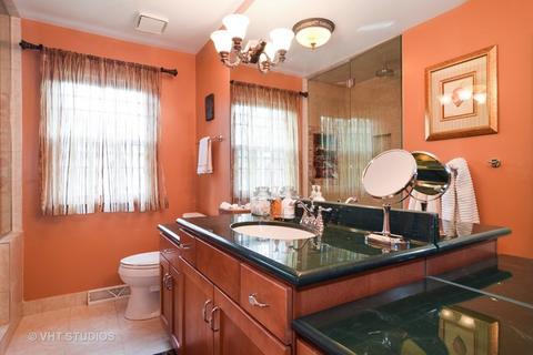 645 Maplewood Dr, Wheaton, IL 60189 photo 15