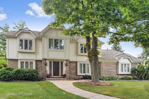645 Maplewood Dr, Wheaton, IL 60189 photo 1