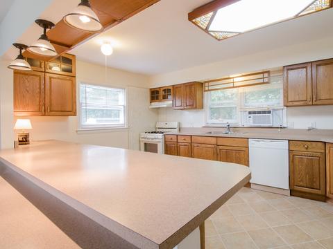 2805 N Bayview Ln, Mchenry, IL 60051 photo 7