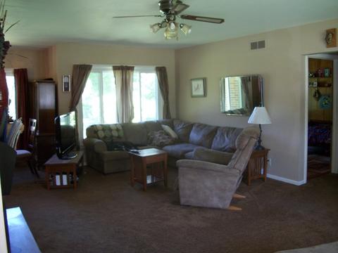 787 Summer St, Paxton, IL 60957 photo 3