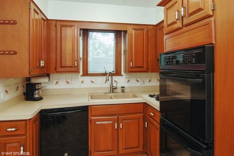450 Uvedale Ct, Riverside, IL 60546 photo 7