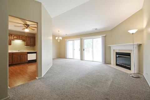 1506 Camden Ct #C2, Wheeling, IL 60090 photo 2