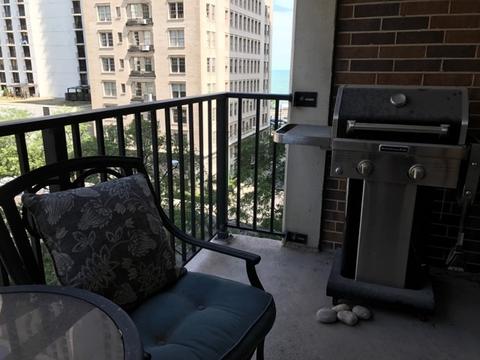 71 E Division St #704, Chicago, IL 60610 photo 2