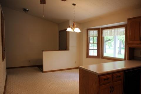 431 E Lincoln Ave, Onarga, IL 60955 photo 9