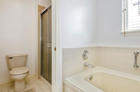 3308 Chestnut Dr, Mchenry, IL 60051 photo 9