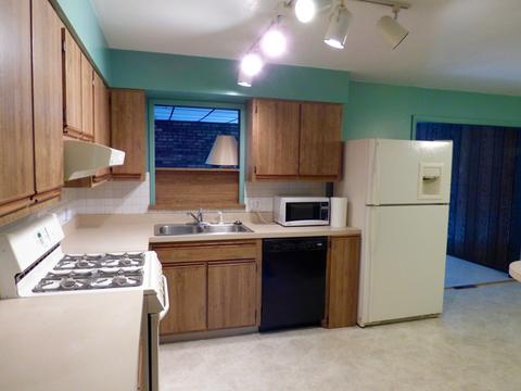948 Seminole Dr, Elgin, IL 60120 photo 12