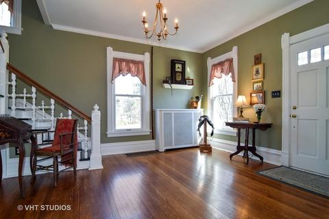 520 N West St, Wheaton, IL 60187 photo 2