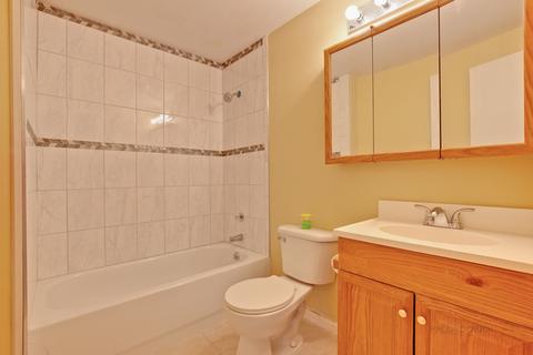 2210 Stratham Pl, Hoffman Estates, IL 60169 photo 18