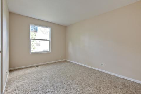 2210 Stratham Pl, Hoffman Estates, IL 60169 photo 16