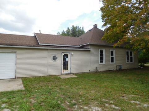 800 E Chestnut St, Monticello, IL 61856 photo 1