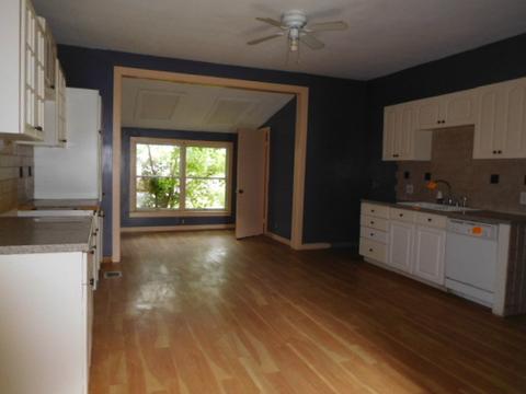800 E Chestnut St, Monticello, IL 61856 photo 2