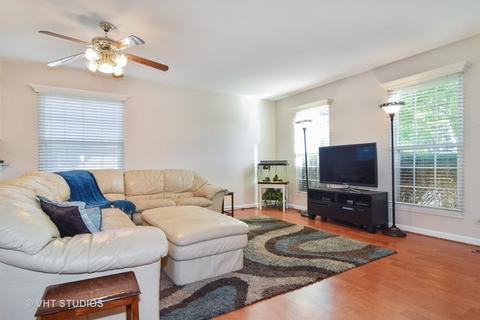 670 Packard Dr, Elgin, IL 60120 photo 3